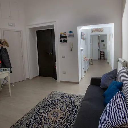 Garibaldi House Неаполь