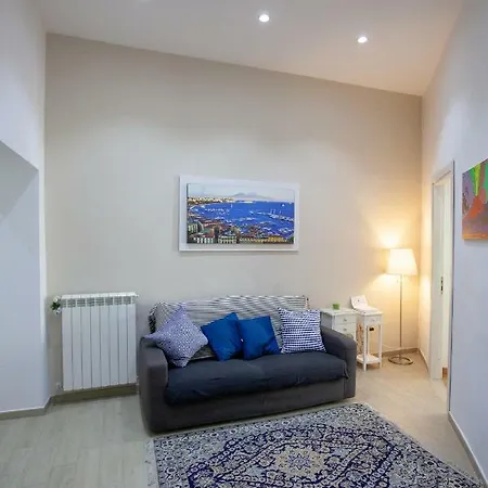 Apartment Garibaldi House Naples