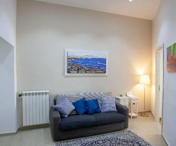 Apartment Garibaldi House Neapel