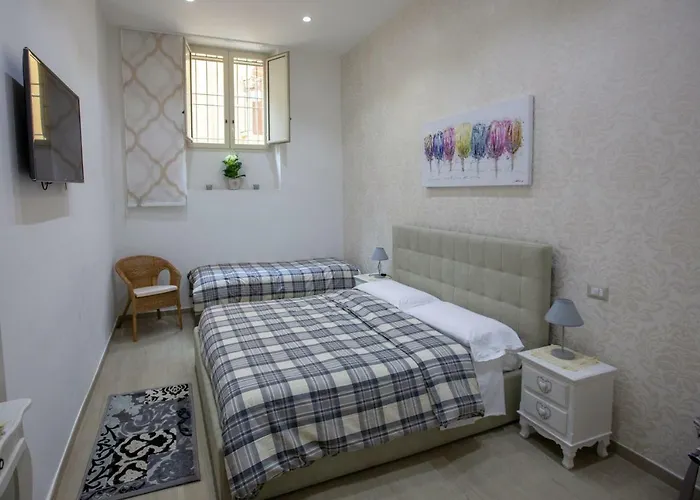 Garibaldi House Apartment *