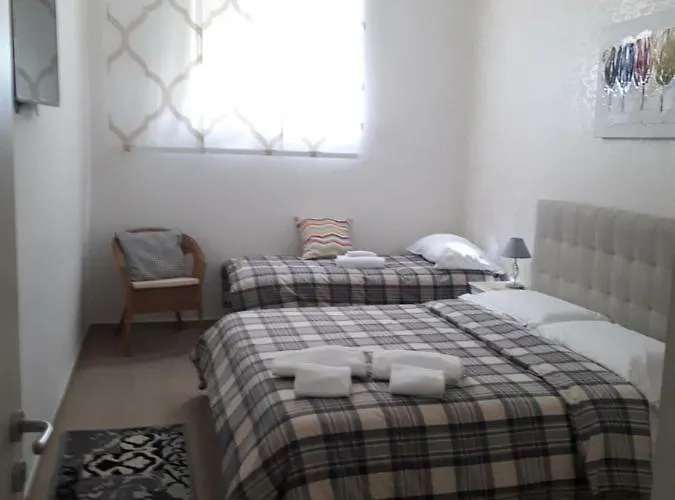 Apartment Garibaldi House Neapel